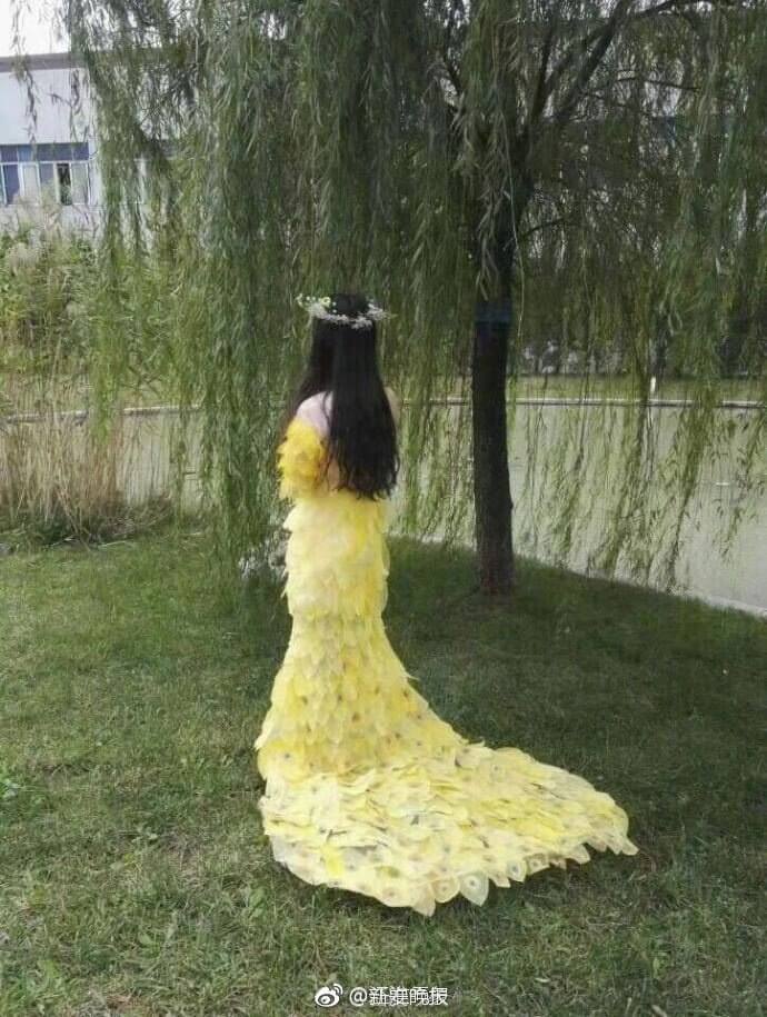 6000 leaves dress for prom 7 (1)