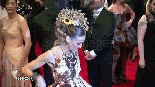 jennifer-lawrence-gifs-photobomb