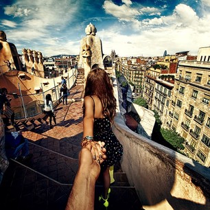 Murad Osmann and his girlfriend