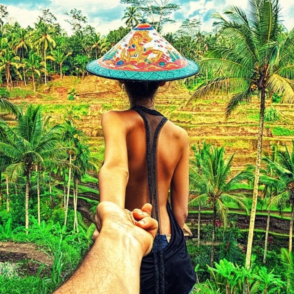 Murad Osmann and his girlfriend