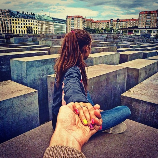 Murad Osmann and his girlfriend