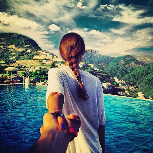 Murad Osmann and his girlfriend