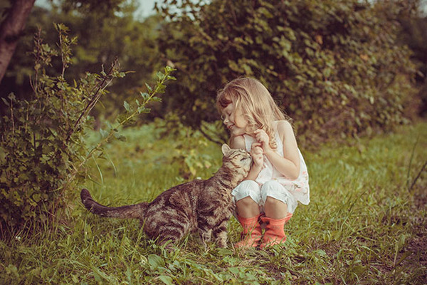 kids and cats together