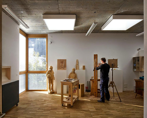 realistic wooden sculptures13