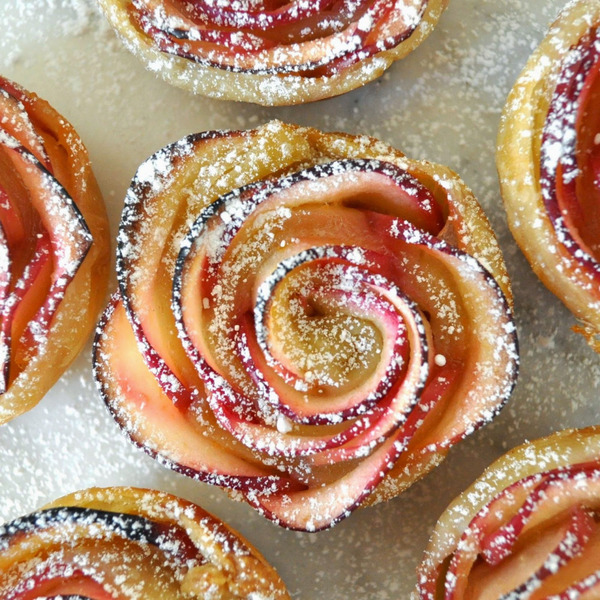 PUFF PASTRY APPLE ROSETTES Recipe