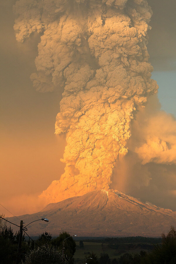 Striking Photos Of a Volcano Eruption In Chile That Will Leave You