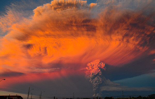 photos of volcano eruption