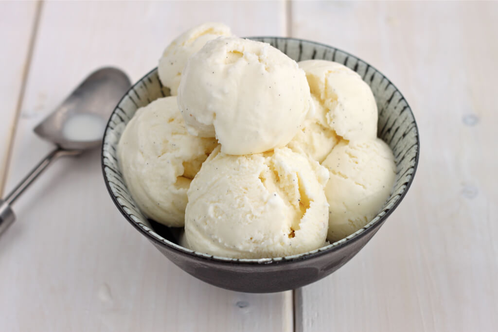 The Easiest Recipe Ever To Make Sweet Vanilla Ice Cream