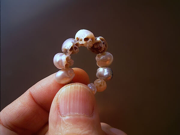 artist carves pearls to skull artist carves pearls to skull 6