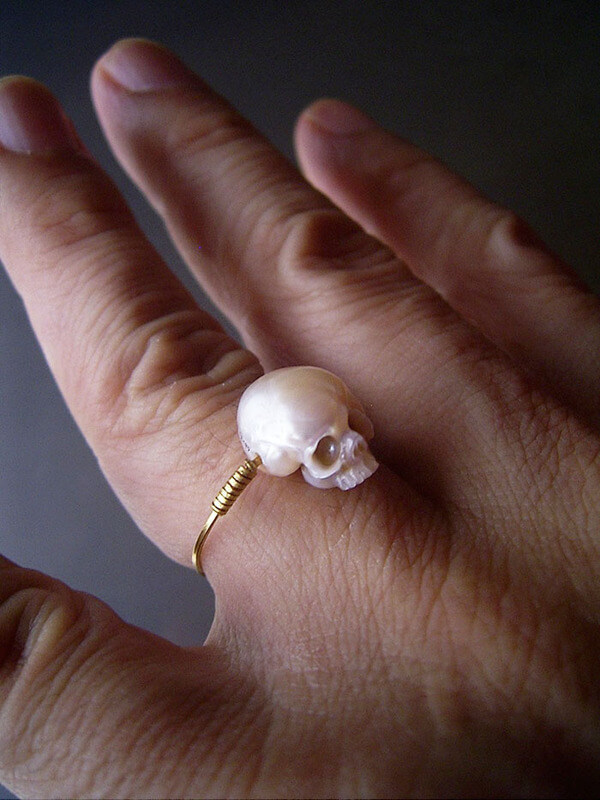 artist carves pearls to skull artist carves pearls to skull 12