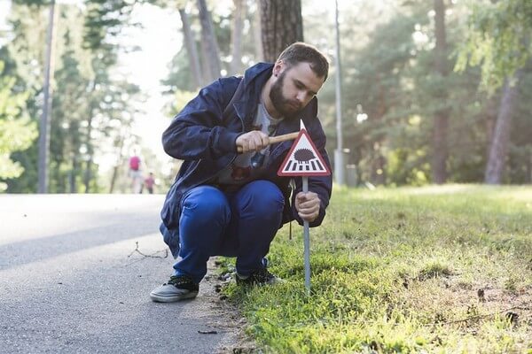 tiny road signs for animals 3