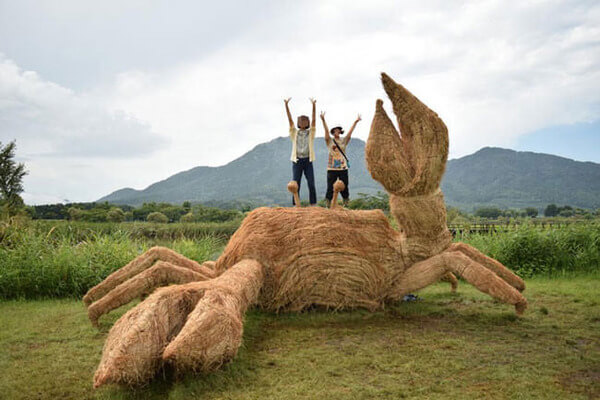 amazing dinosaur sculptures from straw 8