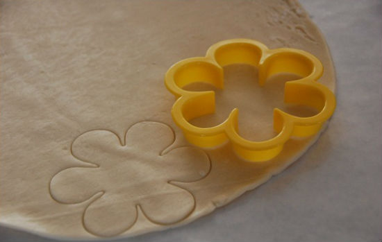 flower shaped mini lemon tarts recipe 1