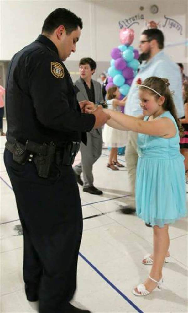 policemen attend father daughter dance with girl 2