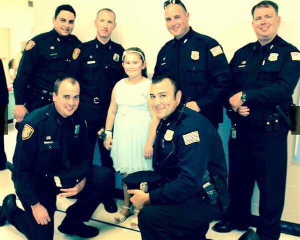 policemen attend father daughter dance with girl 3