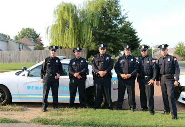 policemen attend father daughter dance with girl 5