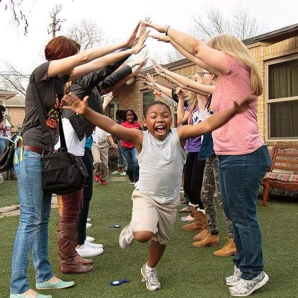 Woman helps homeless kids celebrate birthdays 3