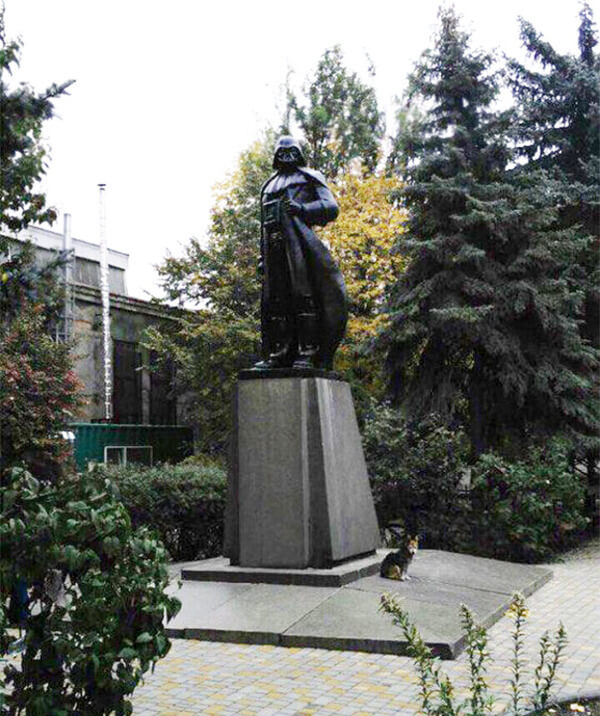 lenin darth vader statue 3