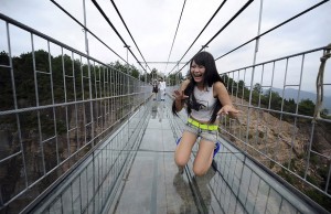 glass bridge in china 2