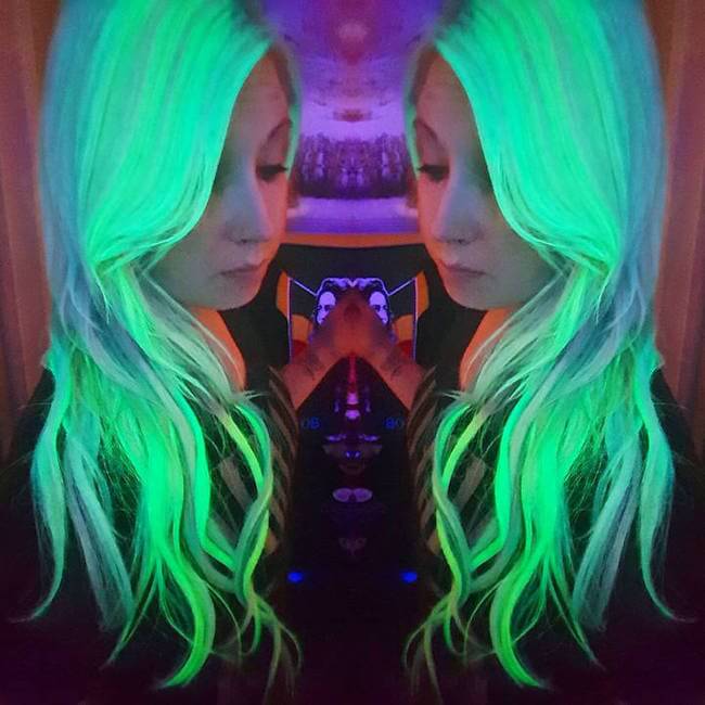 glows in the dark hair 15