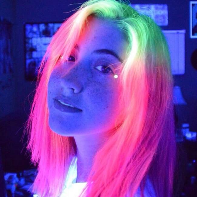 glow in the dark hair 3