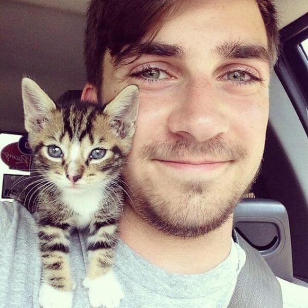 dudes with kittens 6