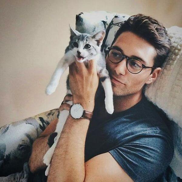 dudes with kittens 10