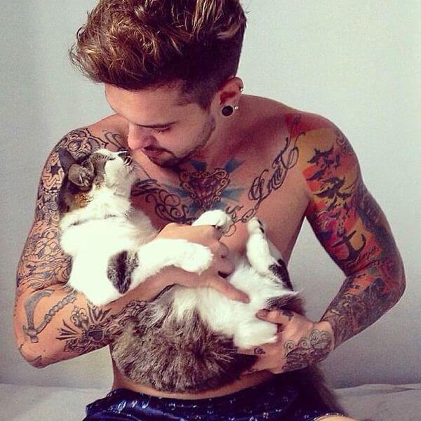 dudes with kittens 9