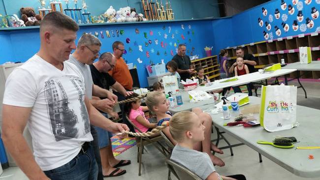 Dad Started a Class For Men On How To Do Your Daughter's Hair