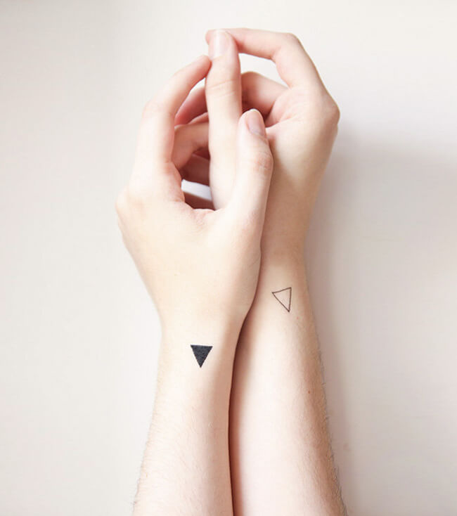 21-minimalist-tattoo-ideas-that-are-tiny-but-glorious-at-the-same-time