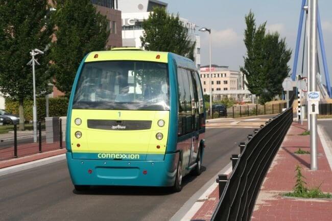 Futuristic Driverless Pods Will Run On Singapore's Roads 9