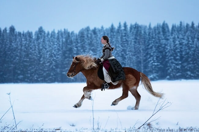 young woman living off the grid 12