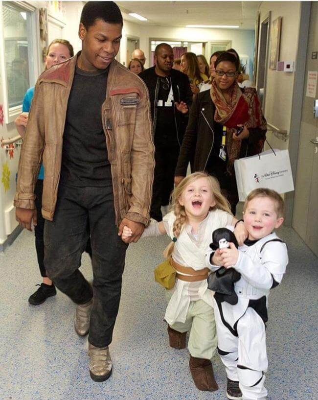 John Boyega Visited Sick Children 5