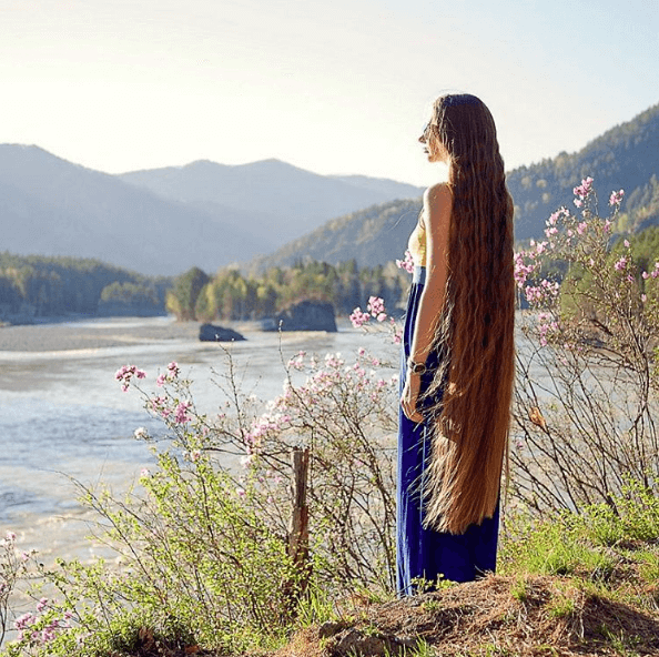 Woman Didn't Cut Her Hair For 13 Years 6 (1)