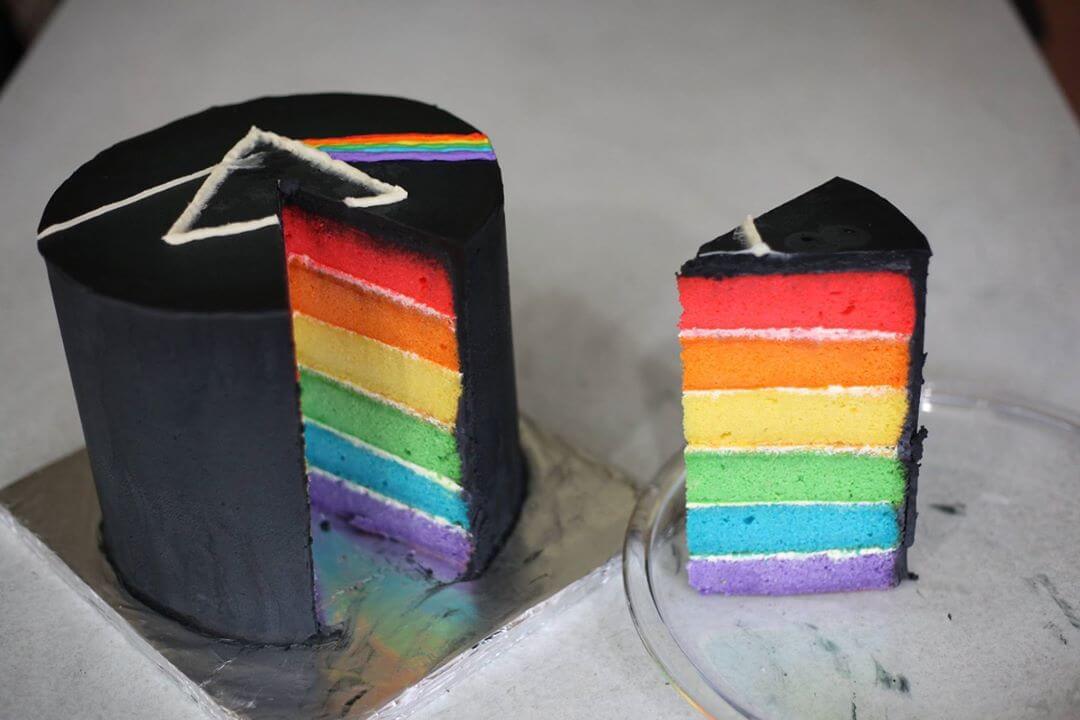 the dark side of the moon cake 4 (1)