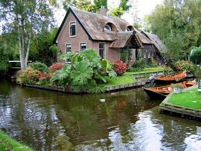 giethoorn holland village on canals 4