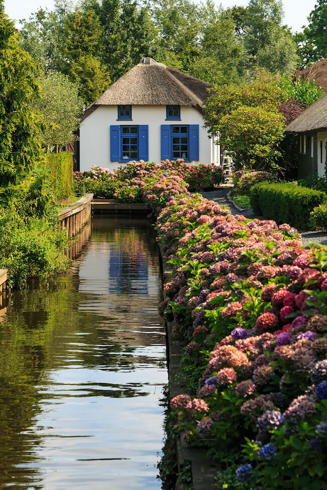 giethoorn holland village on canals 2