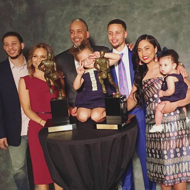 facts about golden state warriors - stephan curry family (1)