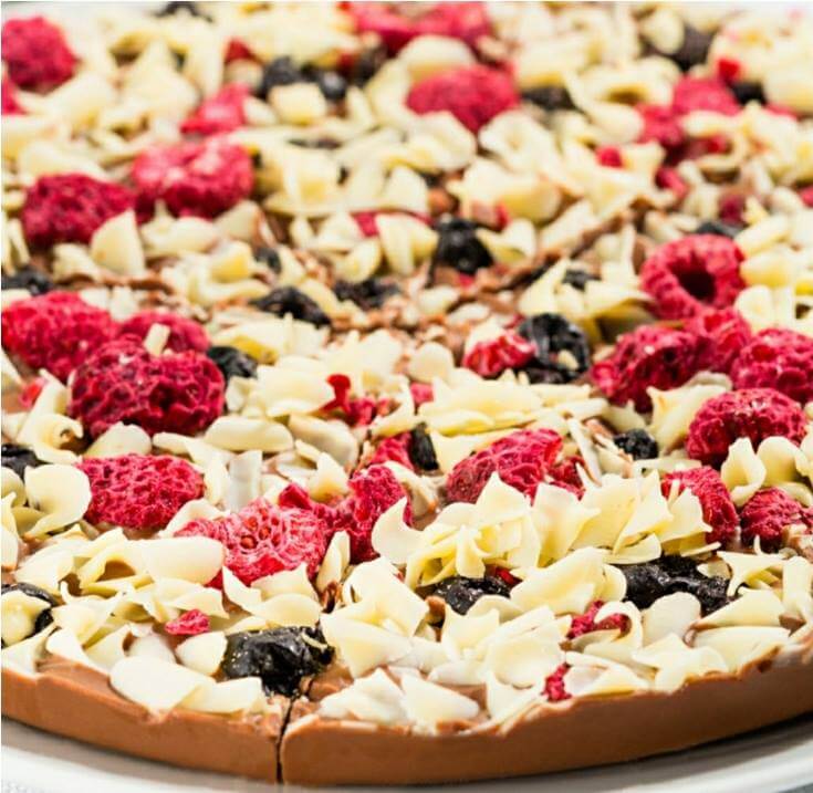 gourment chocolate pizza 4 (1)
