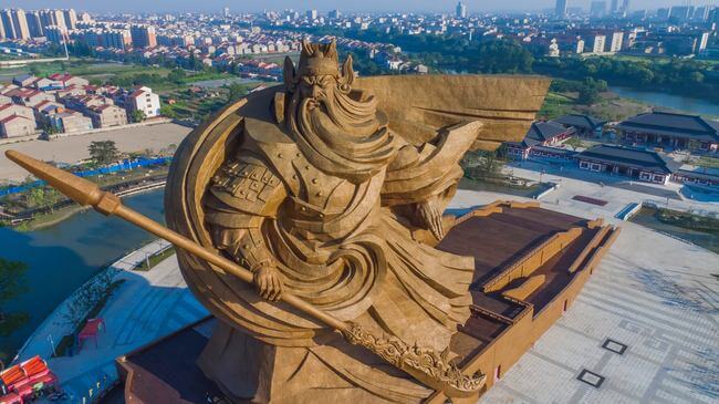 1,320-ton sculpture of Chinese God of war 2