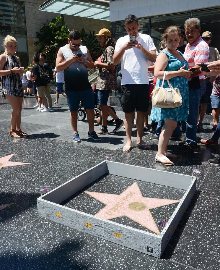 wall around donald trump star 2 (1)