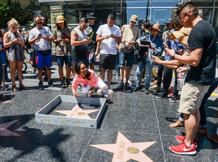 wall around donald trump star 4 (1)