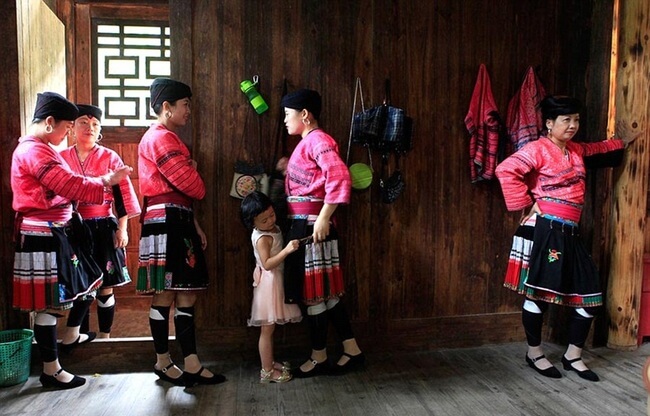 Women of the Yao ethnic group in China cut their hair once in their lives 7