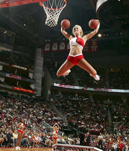 epic pictures - cheerleader dunking two balls