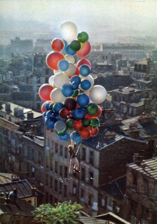 insane pictures - man flying with lots of balloons