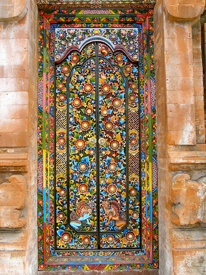 26 Beautiful Doors From Around The World