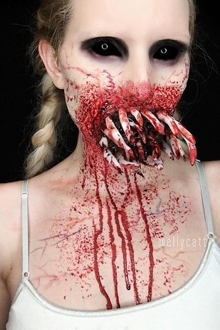 scary AF halloween makeup 16