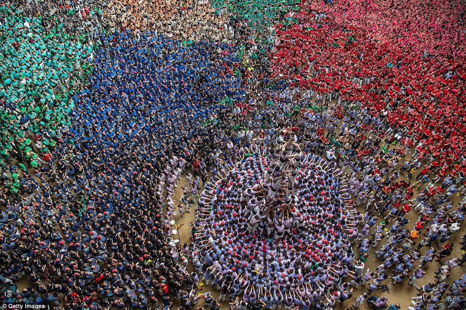 the tallest human tower 12 (1)