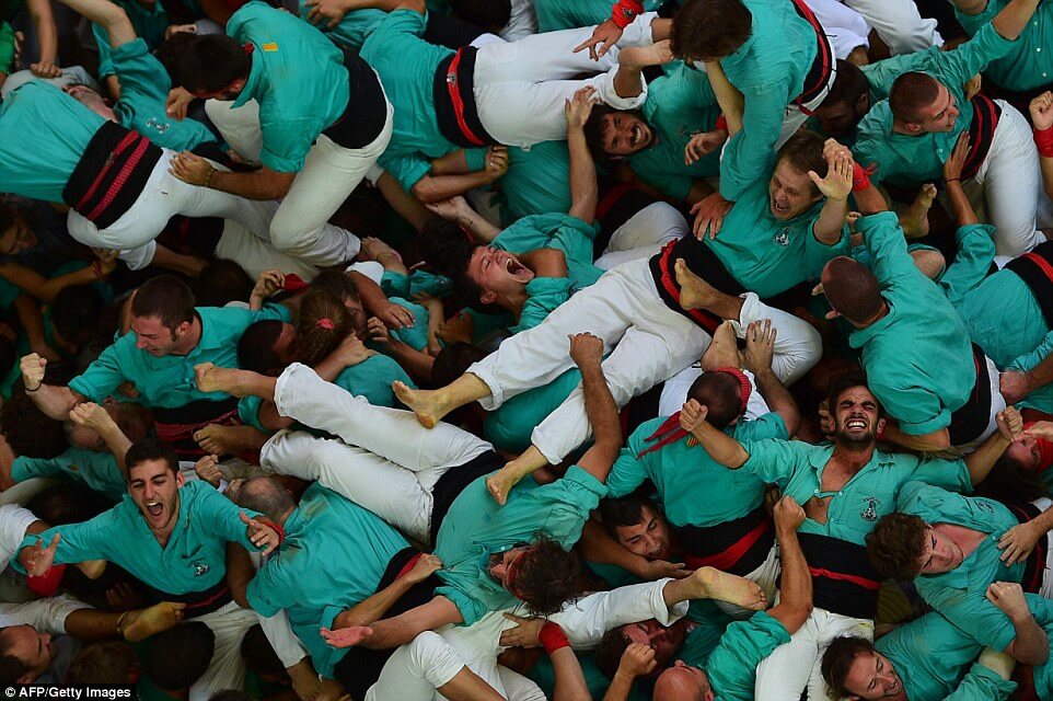 the tallest human tower 15 (1)