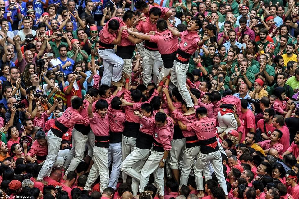 the highest human tower 16 (1)